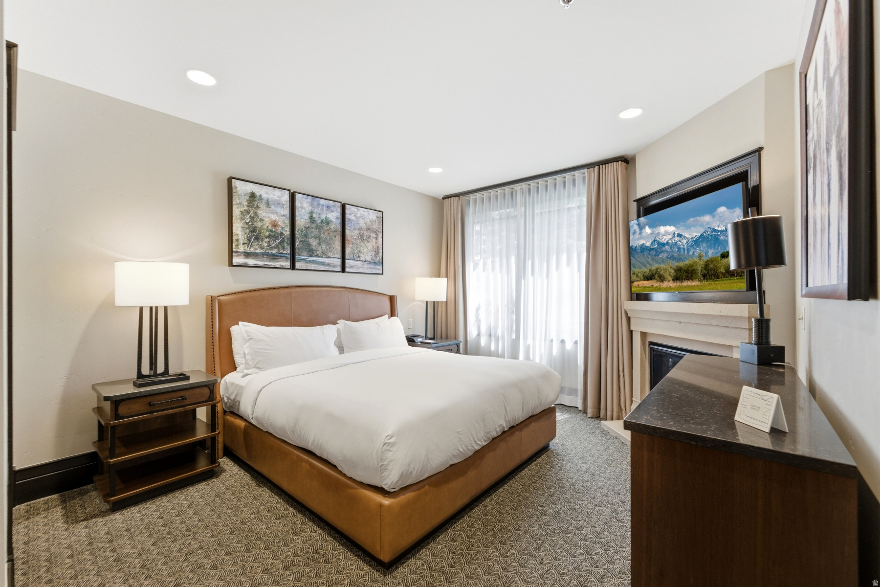 DAKOTA MOUNTAIN LODGE - Residential