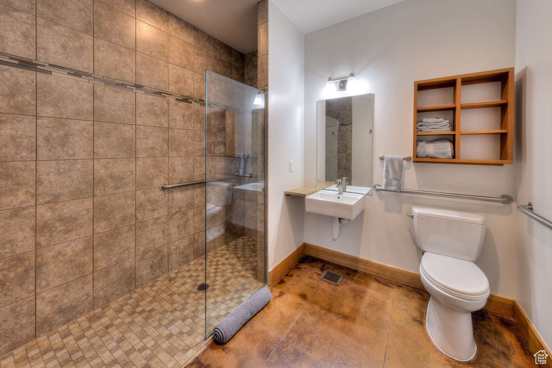 ROBBERS ROOST CONDOS - Residential