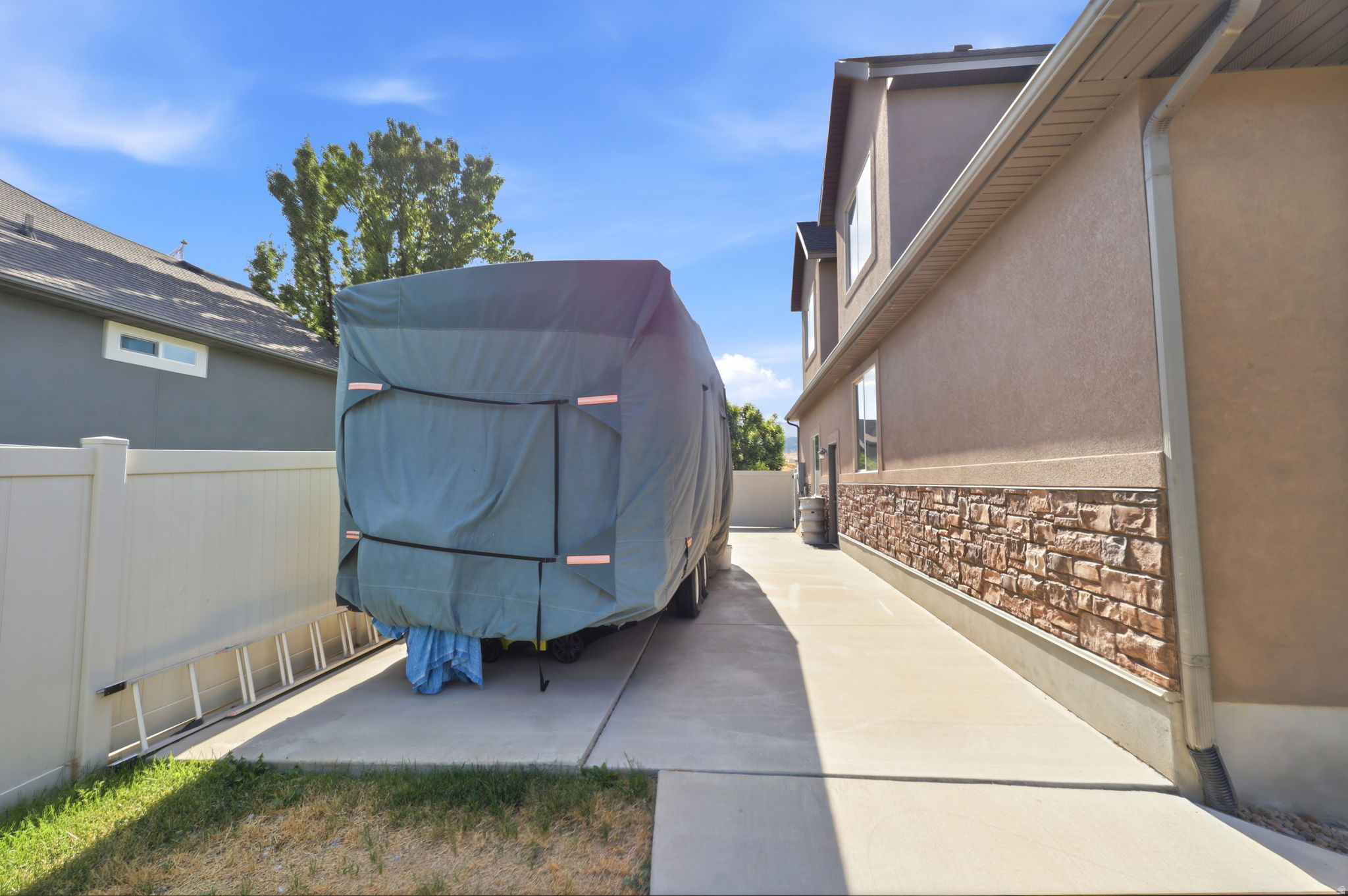 COVE AT HERRIMAN SPRING - Residential