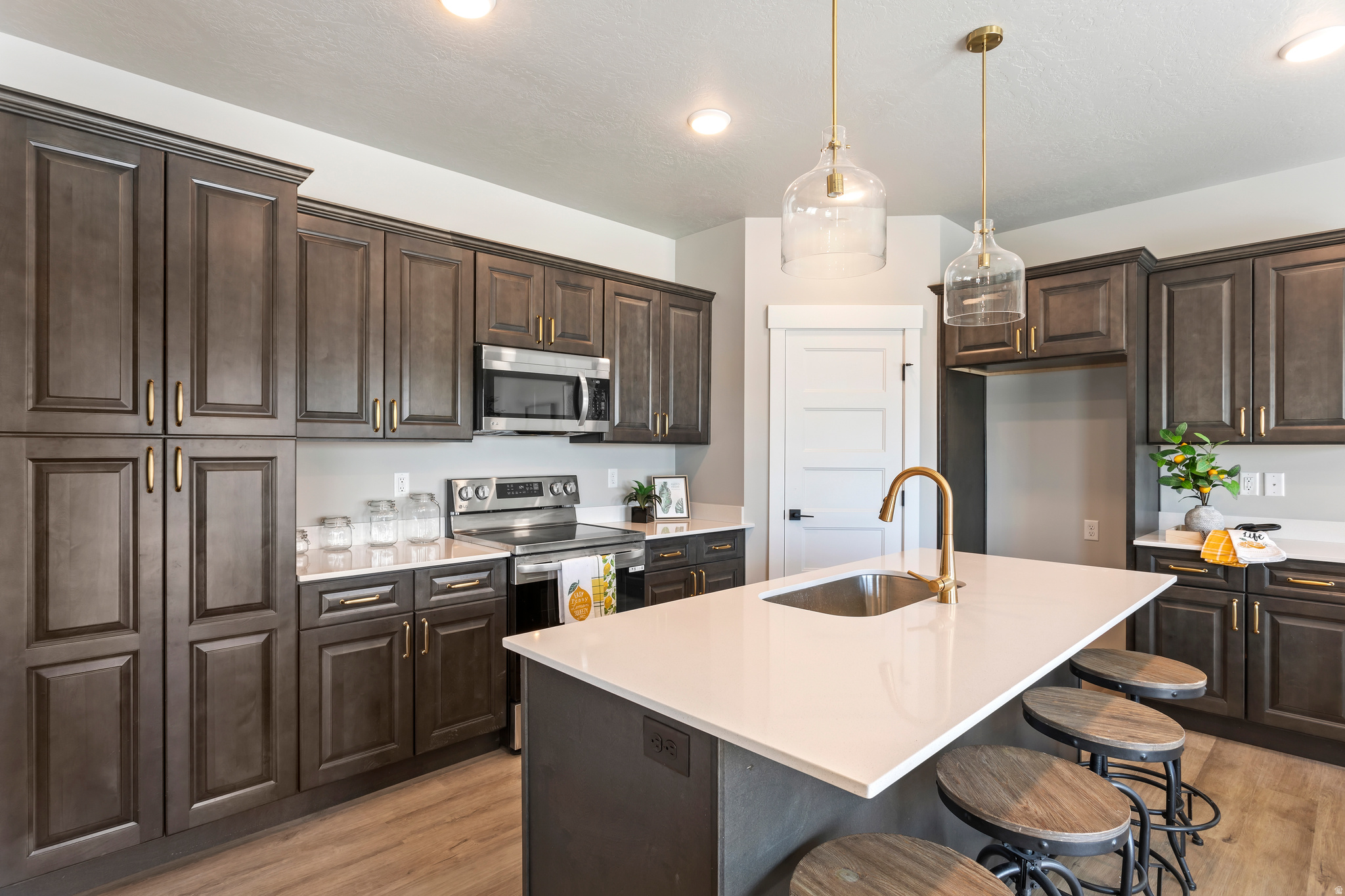WEST RIDGE ESTATES - Residential