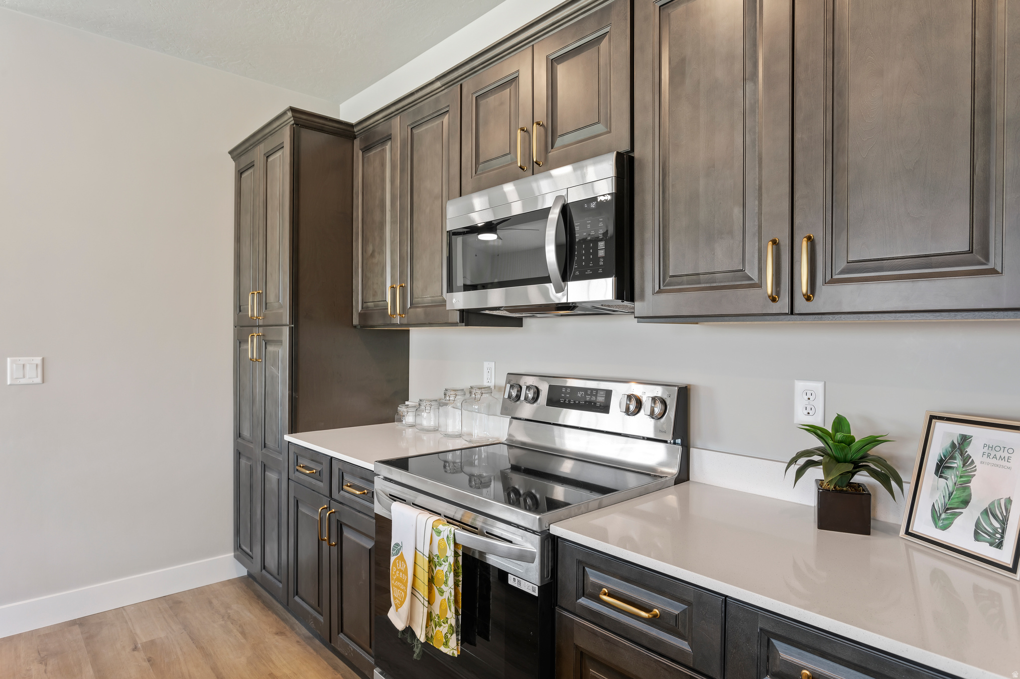 WEST RIDGE ESTATES - Residential
