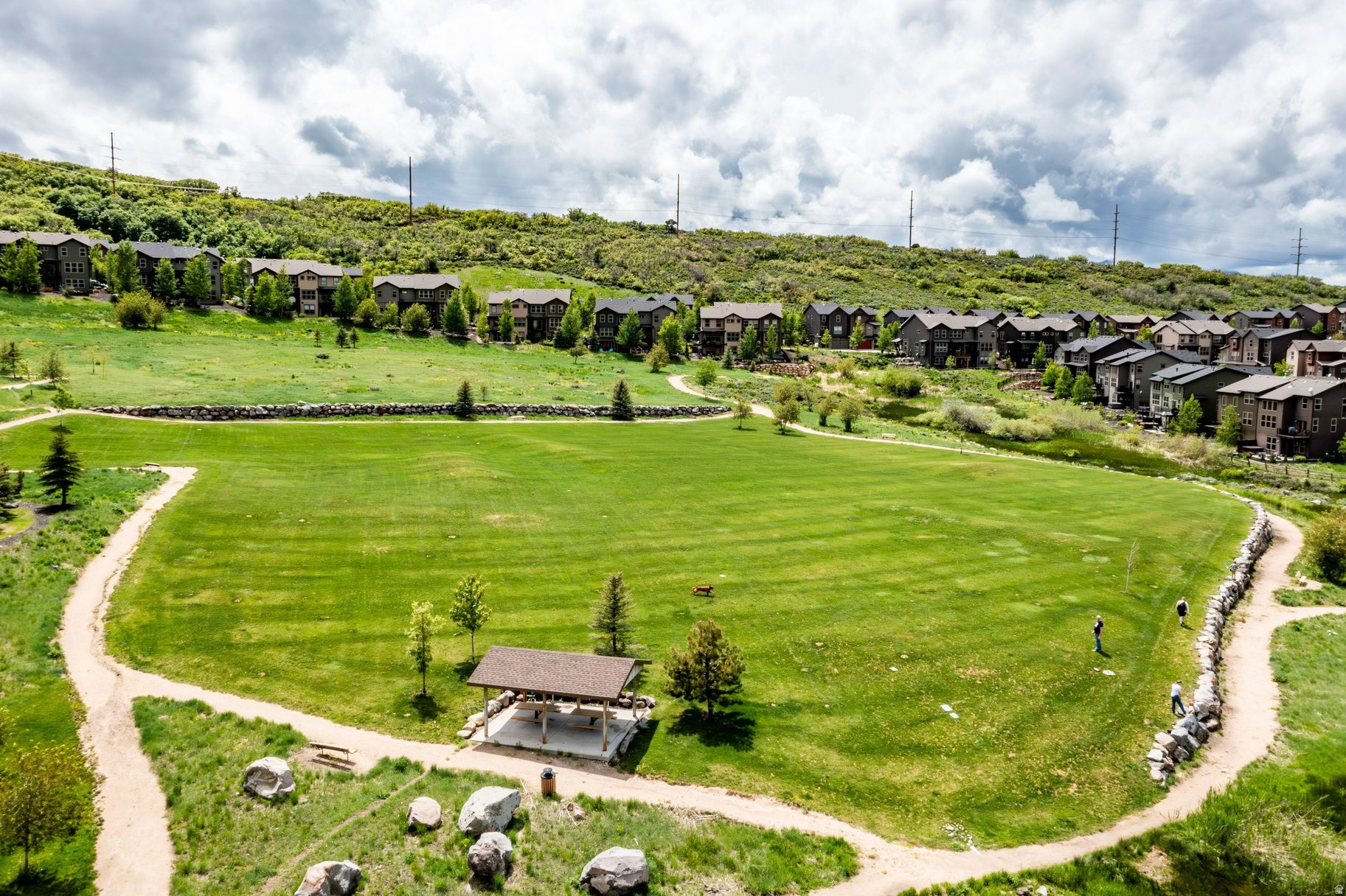 IROQUOIS - Residential