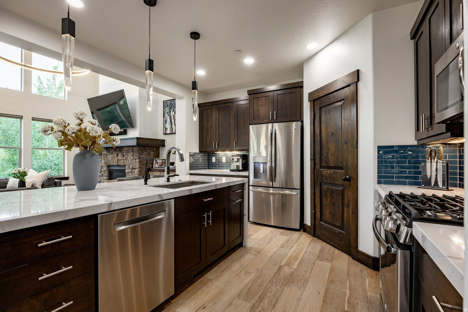 IROQUOIS - Residential