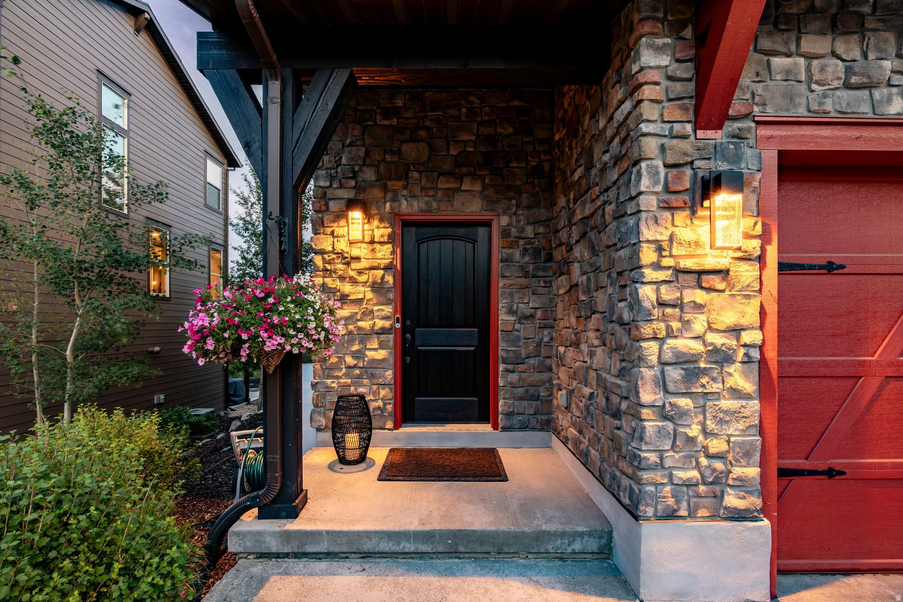 IROQUOIS - Residential
