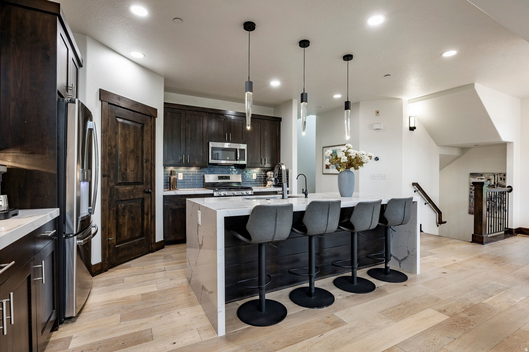 IROQUOIS - Residential