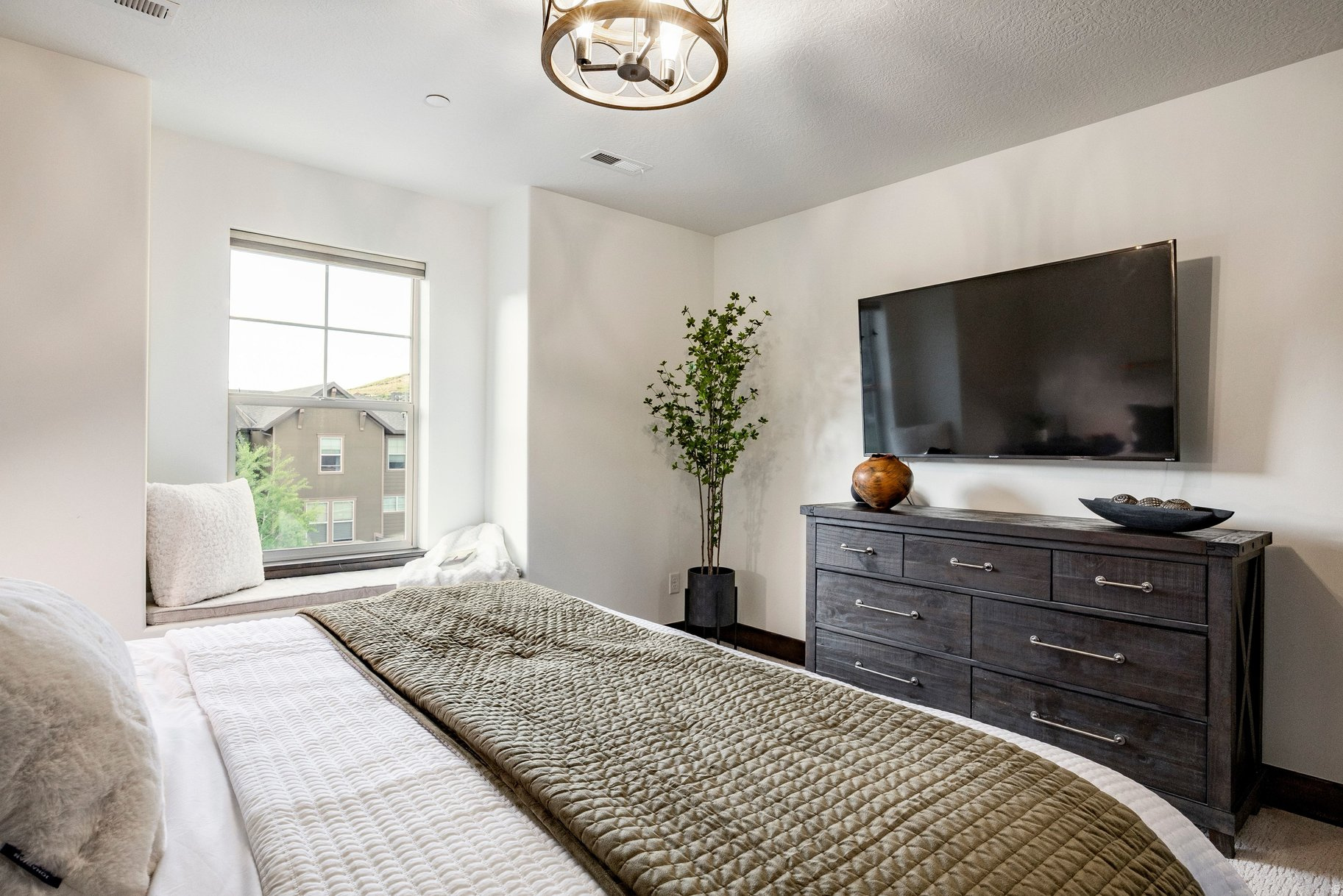 IROQUOIS - Residential