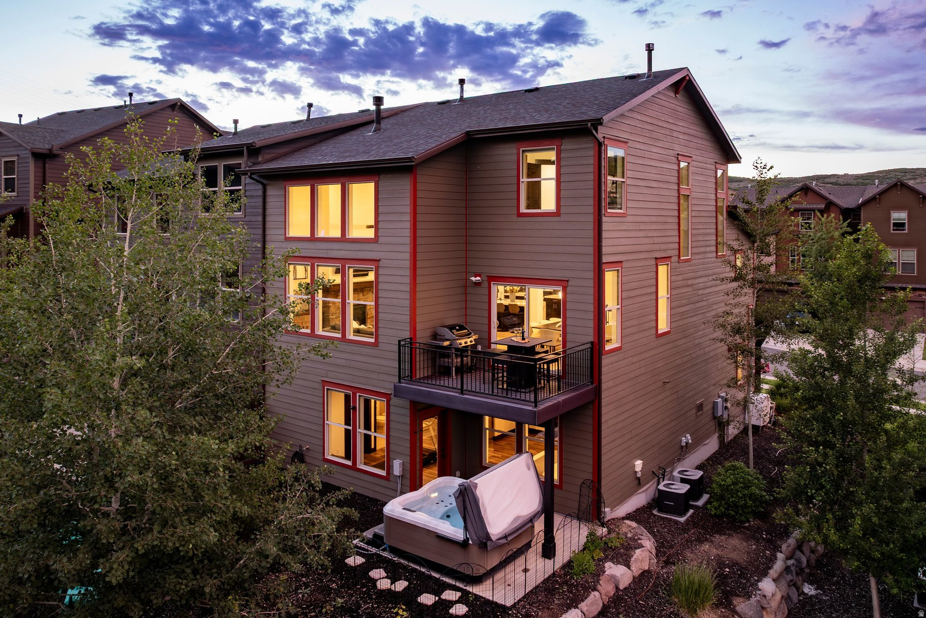 IROQUOIS - Residential