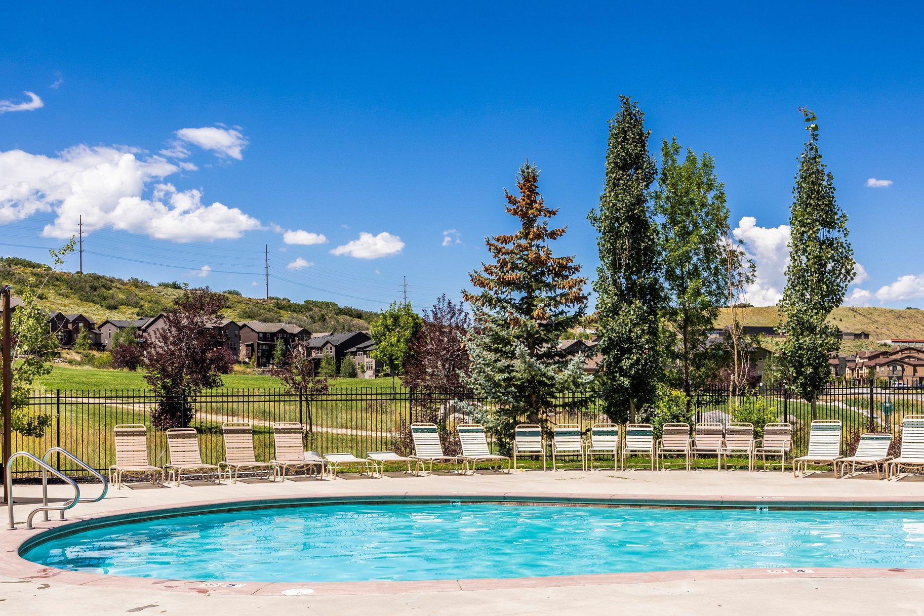 IROQUOIS - Residential