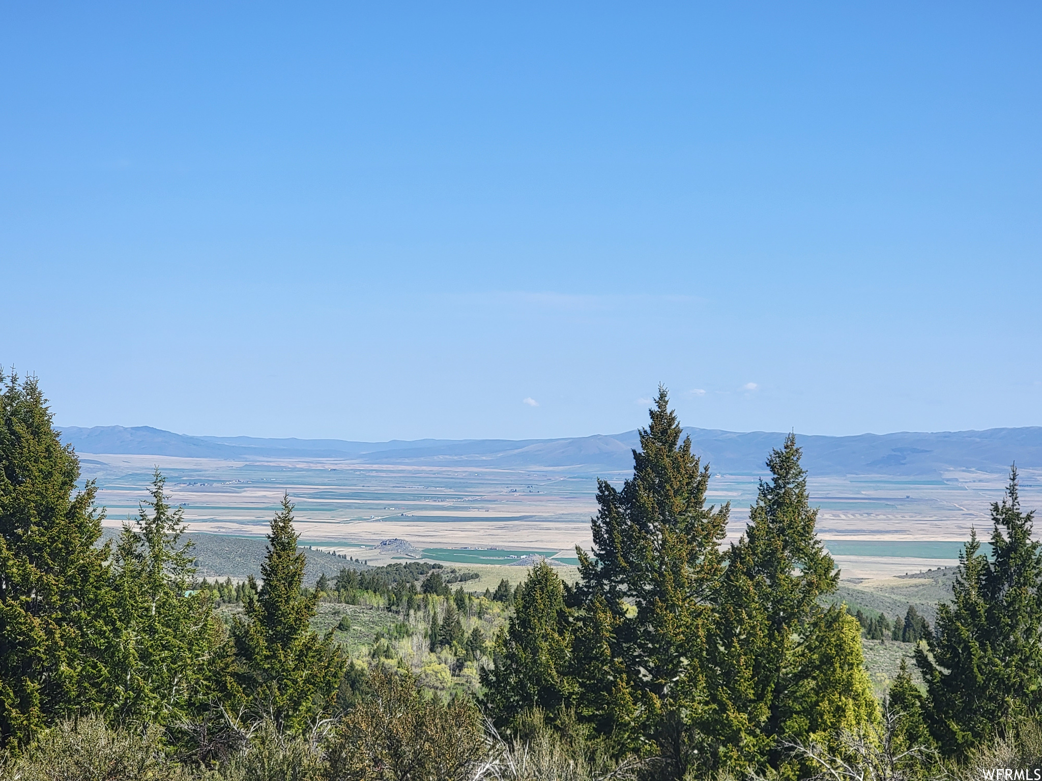 19.4 acres with fire pit RV spots and a circular driveway. Enjoy seclusion, wildlife and breath taking views.  Only 15 minutes from Lava Hot Springs this makes a perfect getaway.