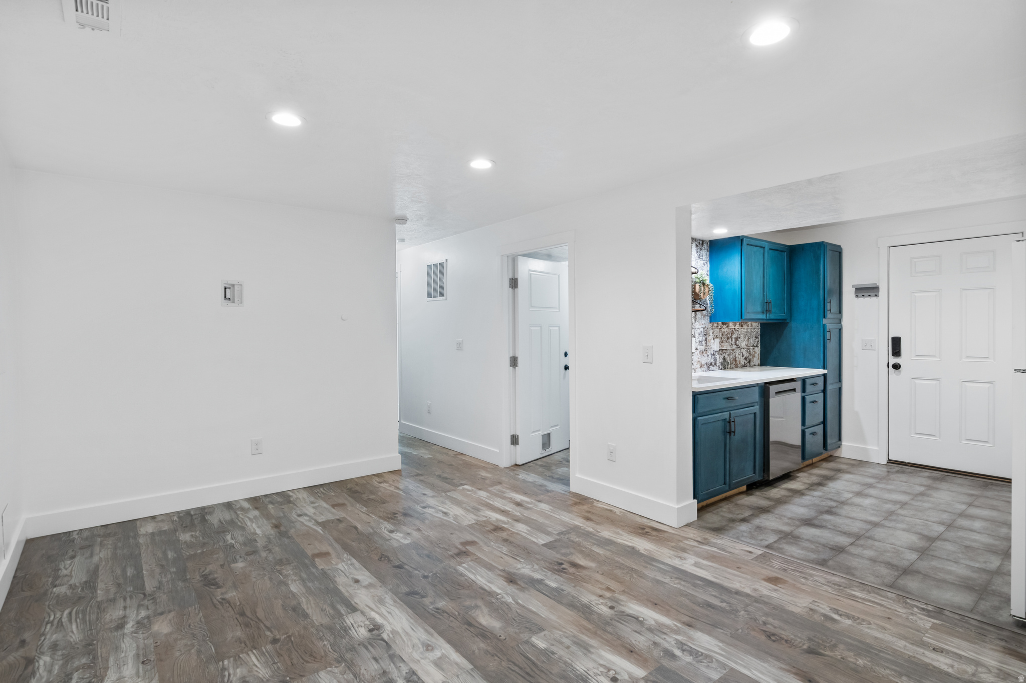 WHITE CITY - Residential