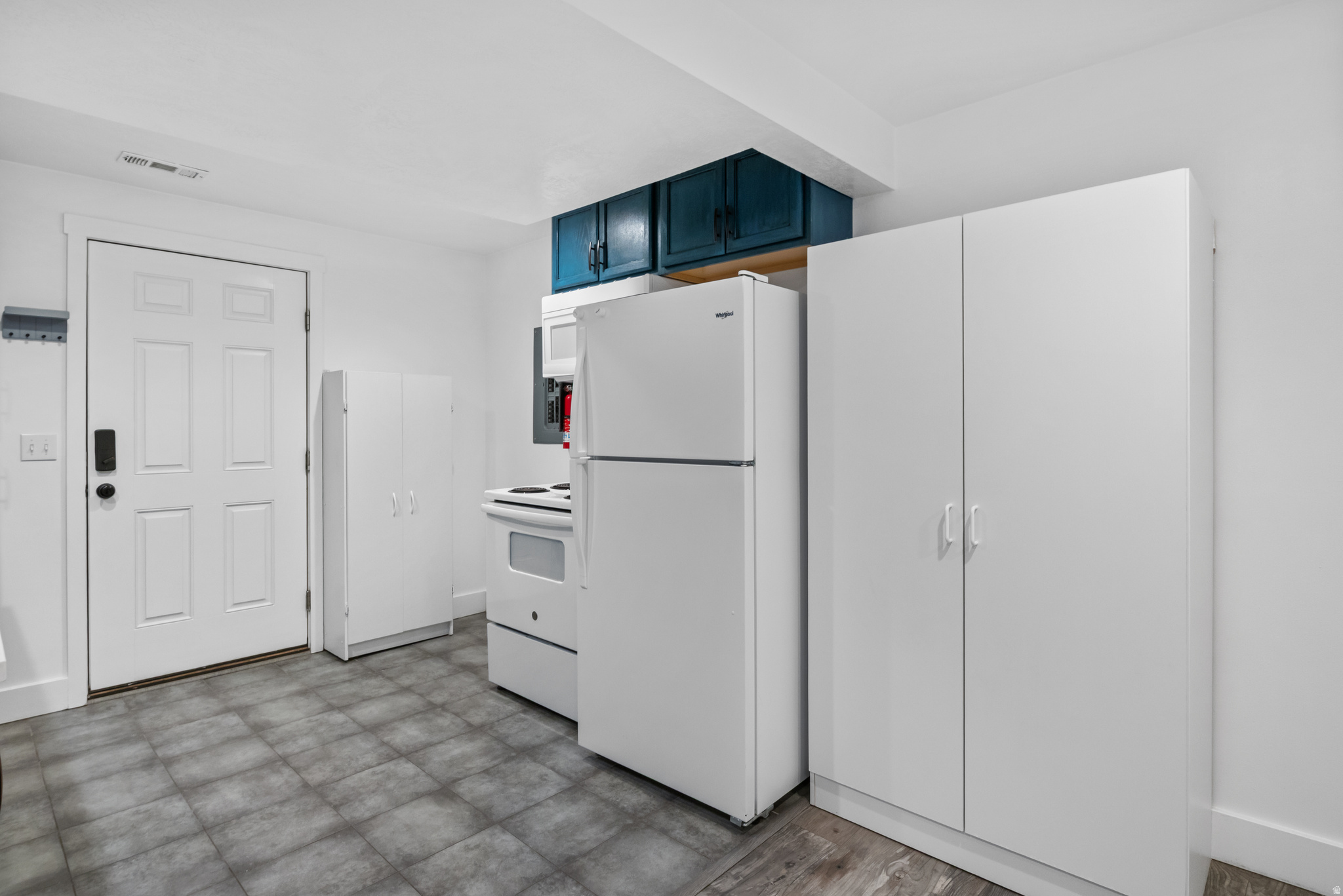 WHITE CITY - Residential