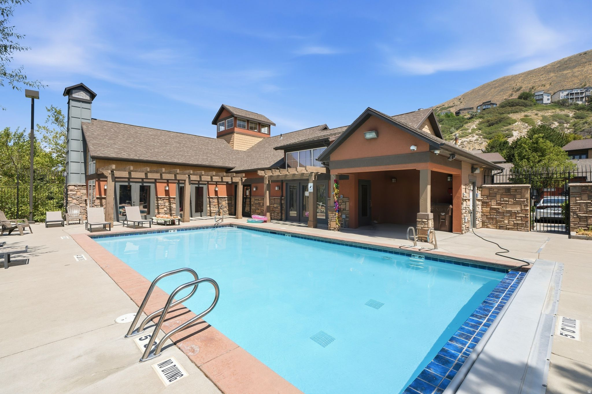SOUTH MOUNTAIN - Residential