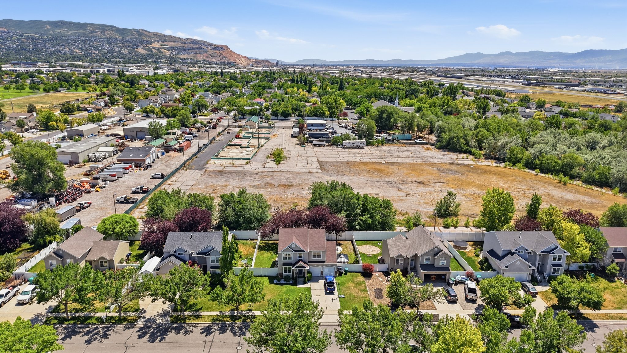ARGYLE ACRES - Residential