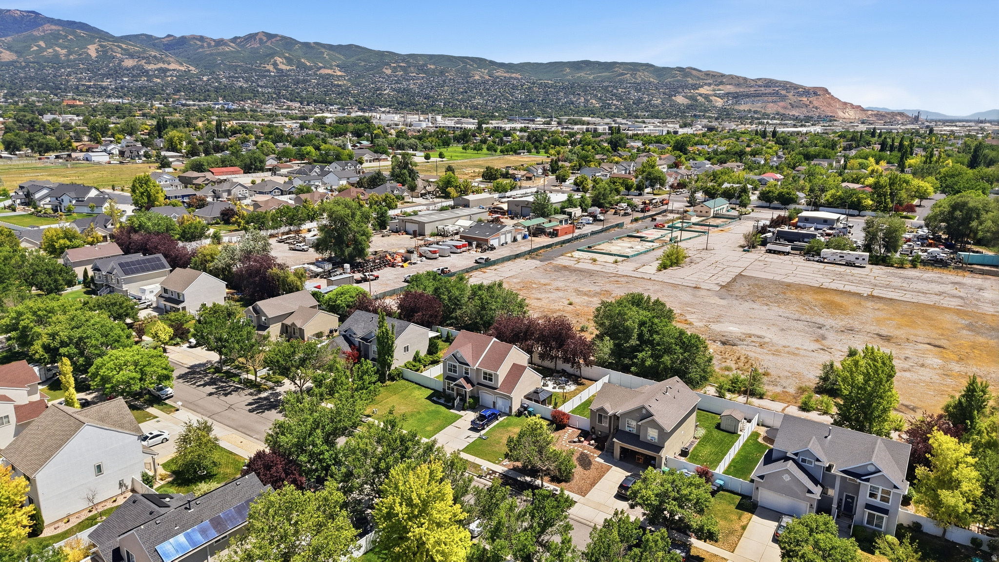 ARGYLE ACRES - Residential