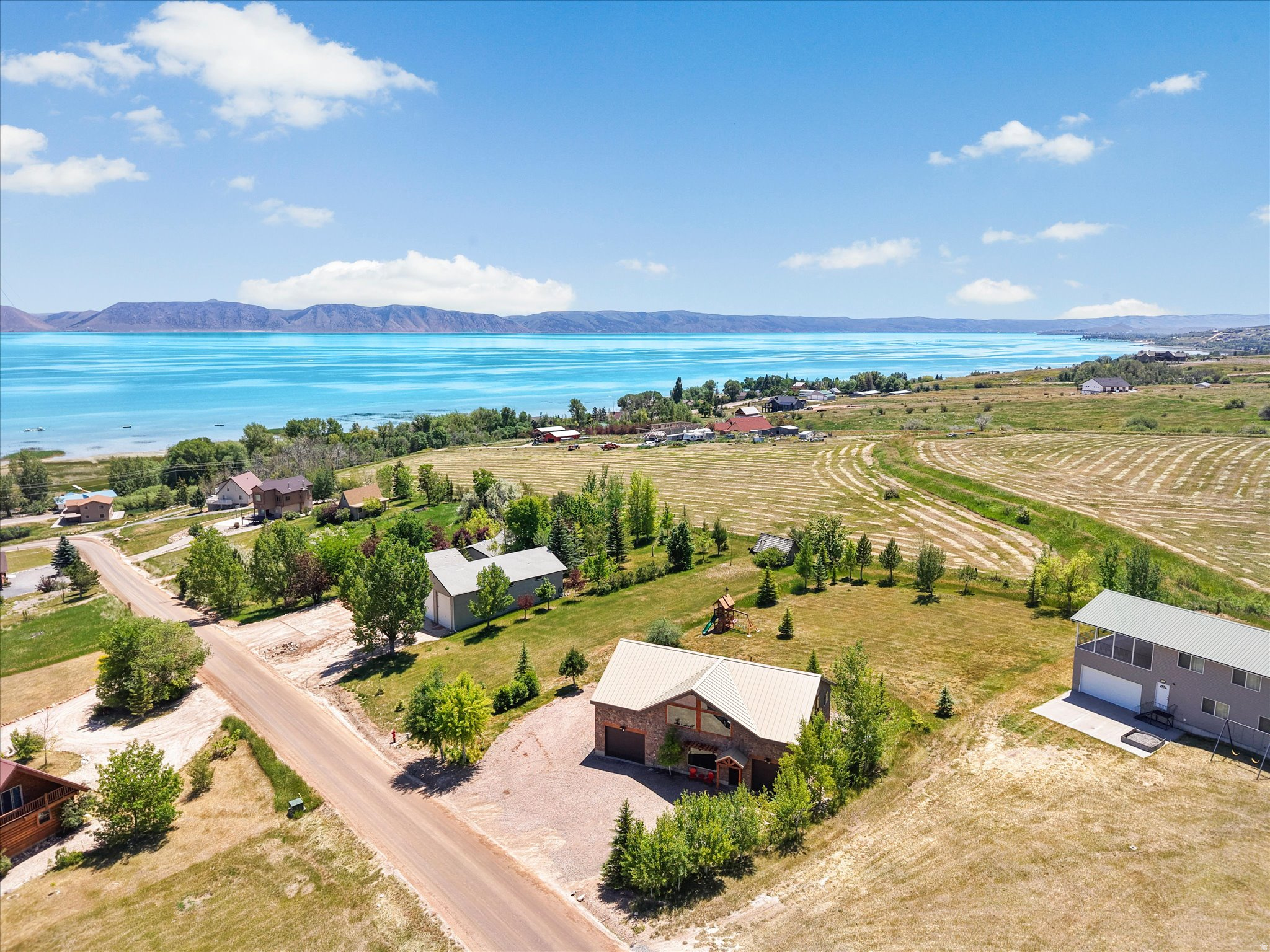 LAKESIDE EST - Residential