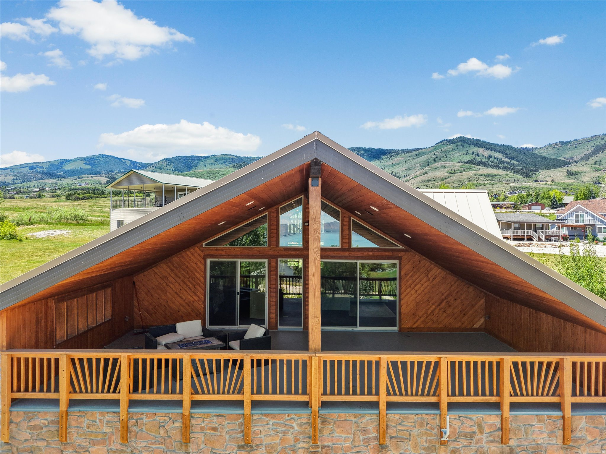 LAKESIDE EST - Residential