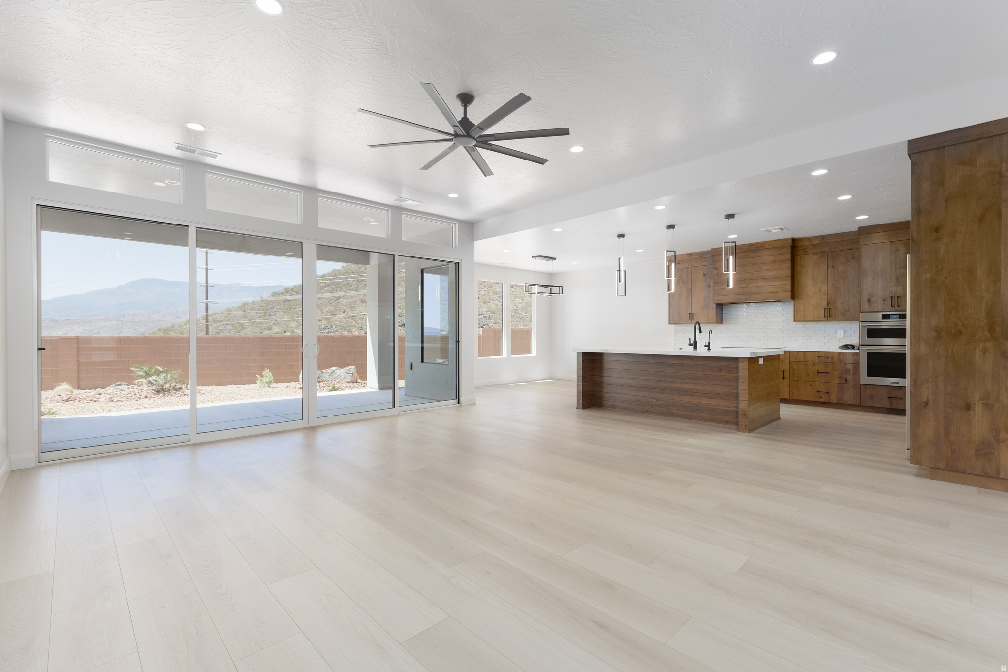 PAINTED SANDS - Residential