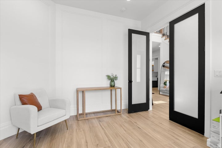 TEAKWOOD 5 - Residential