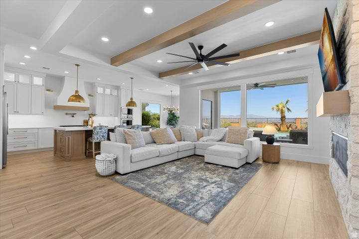 TEAKWOOD 5 - Residential