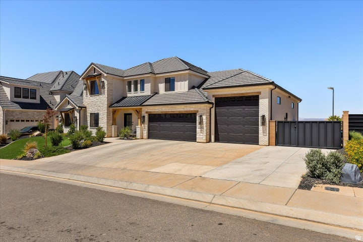 TEAKWOOD 5 - Residential