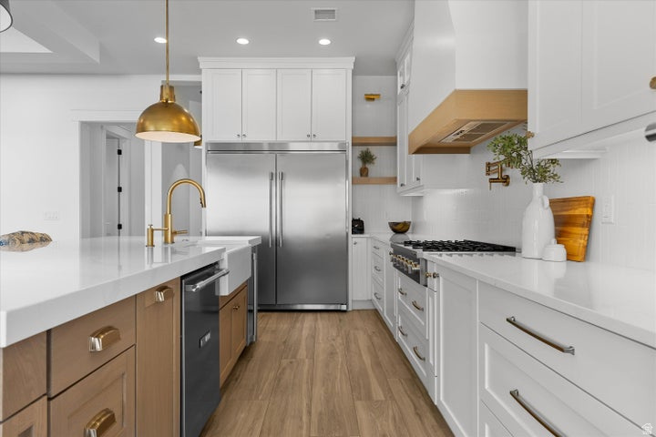 TEAKWOOD 5 - Residential