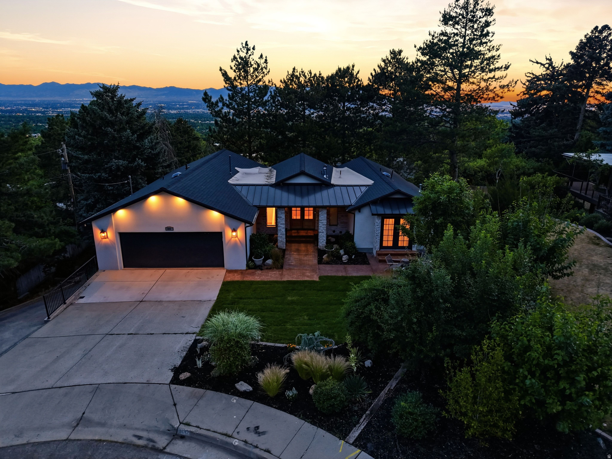 INDIAN HILLS - Residential