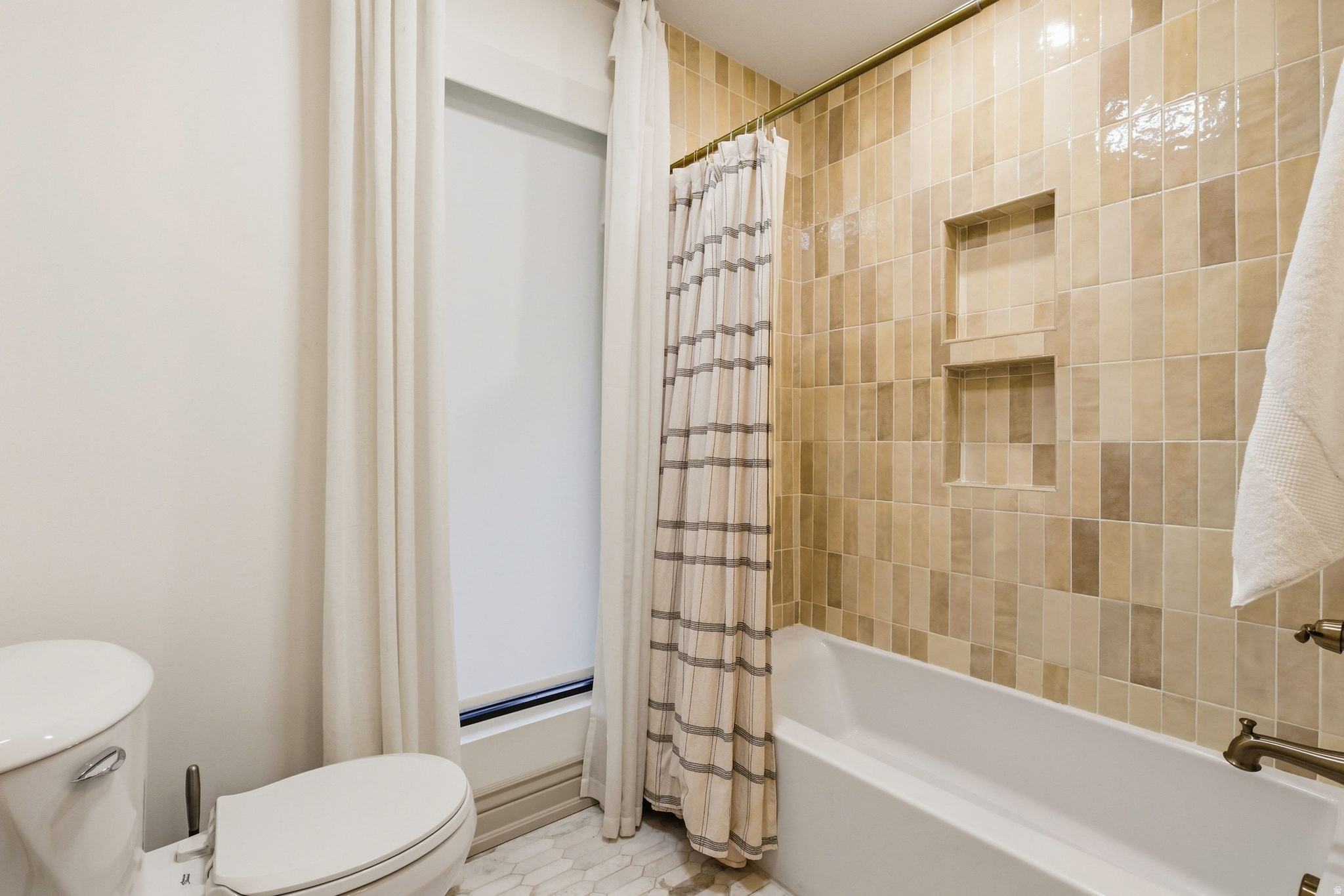 INDIAN HILLS - Residential