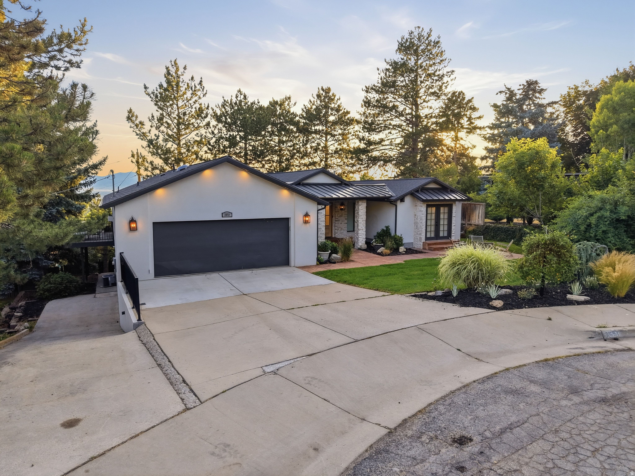 INDIAN HILLS - Residential