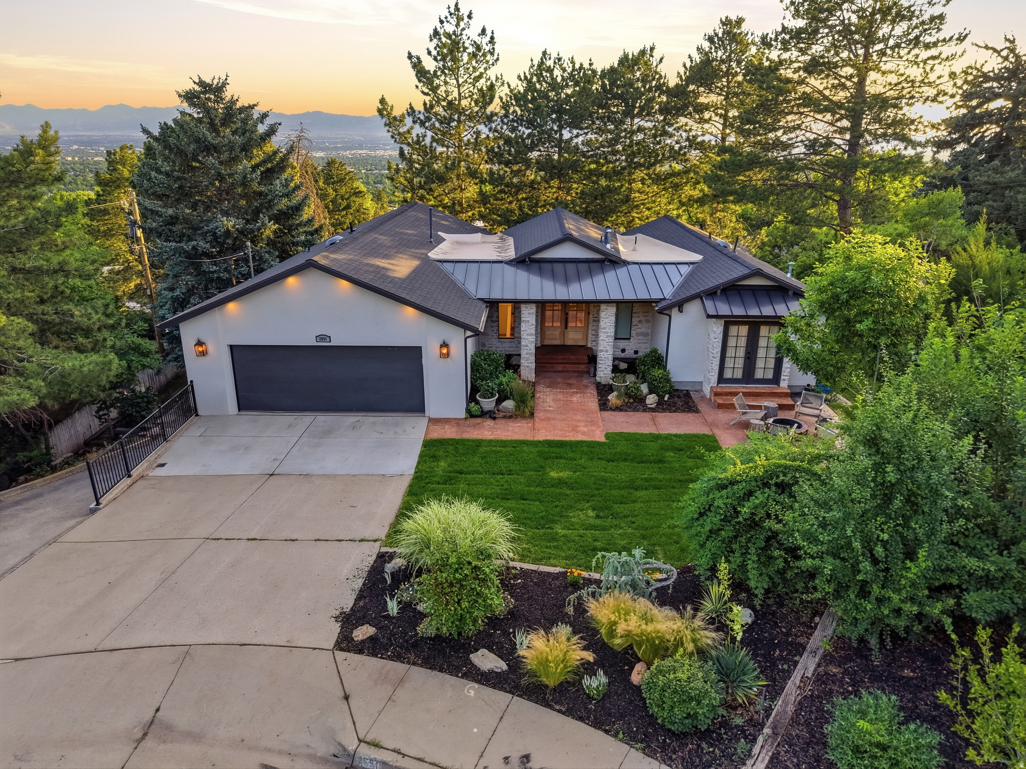 INDIAN HILLS - Residential