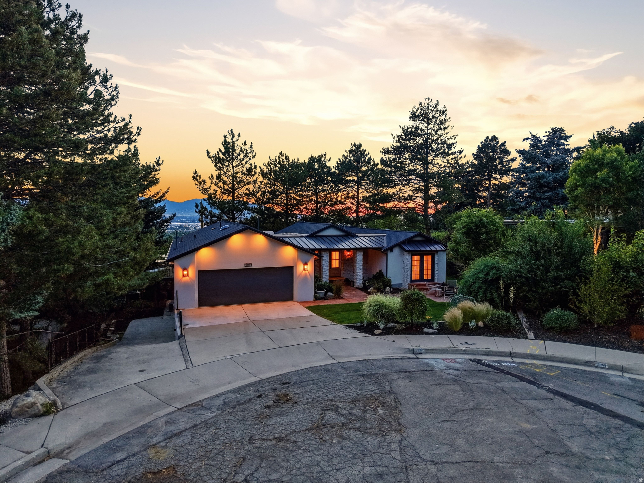 INDIAN HILLS - Residential