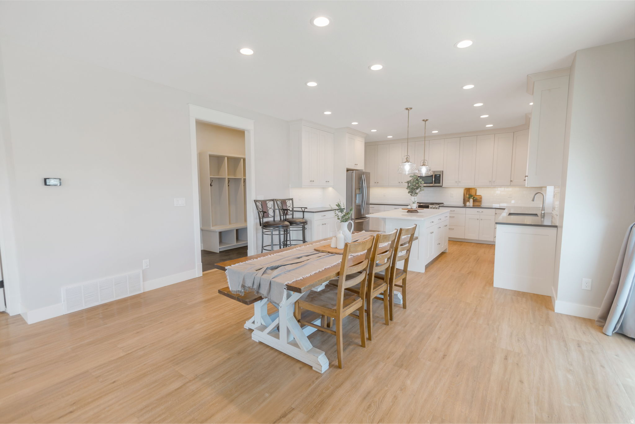 MOND-AIRE HEIGHTS SU - Residential
