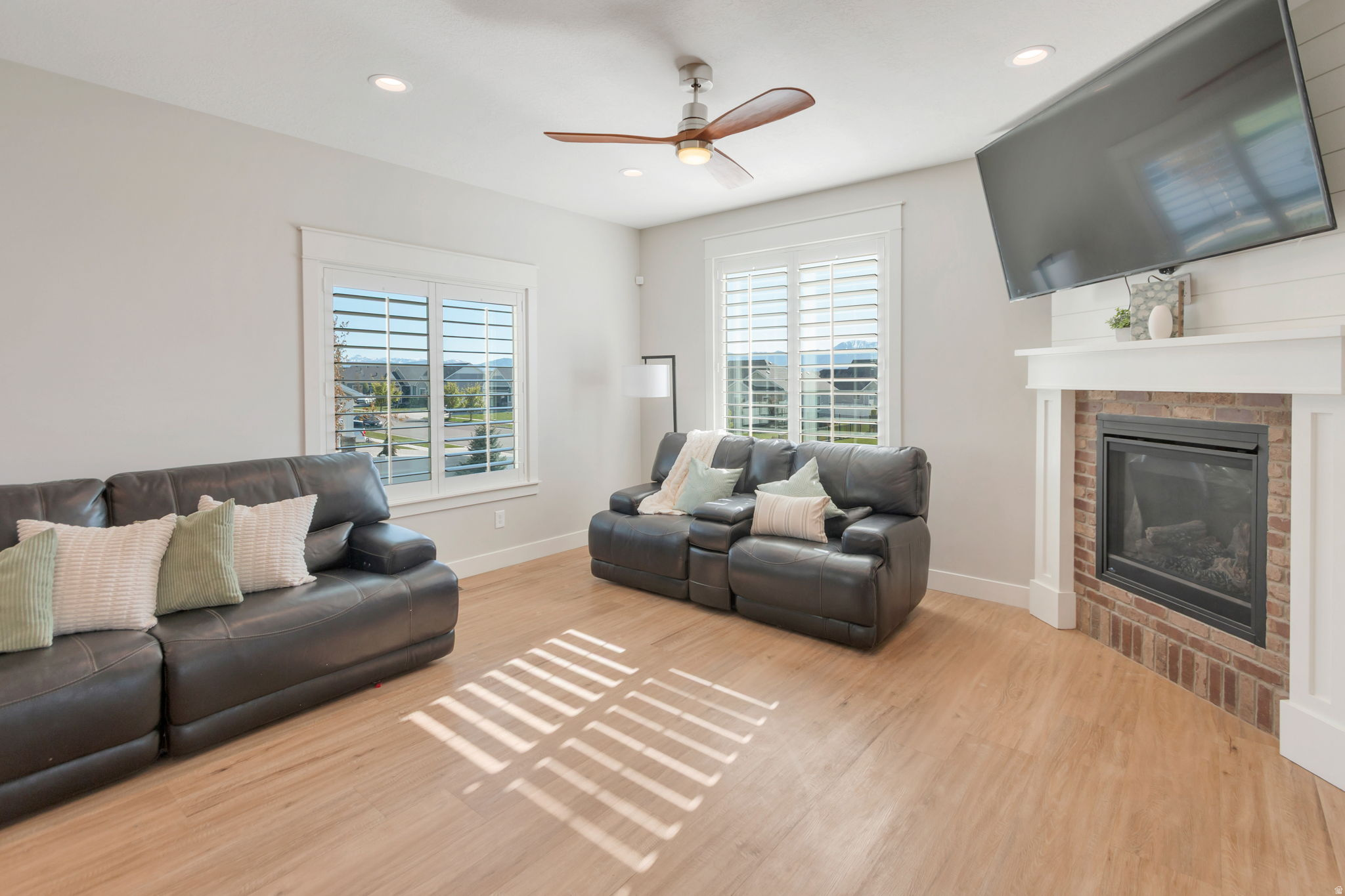 MOND-AIRE HEIGHTS SU - Residential