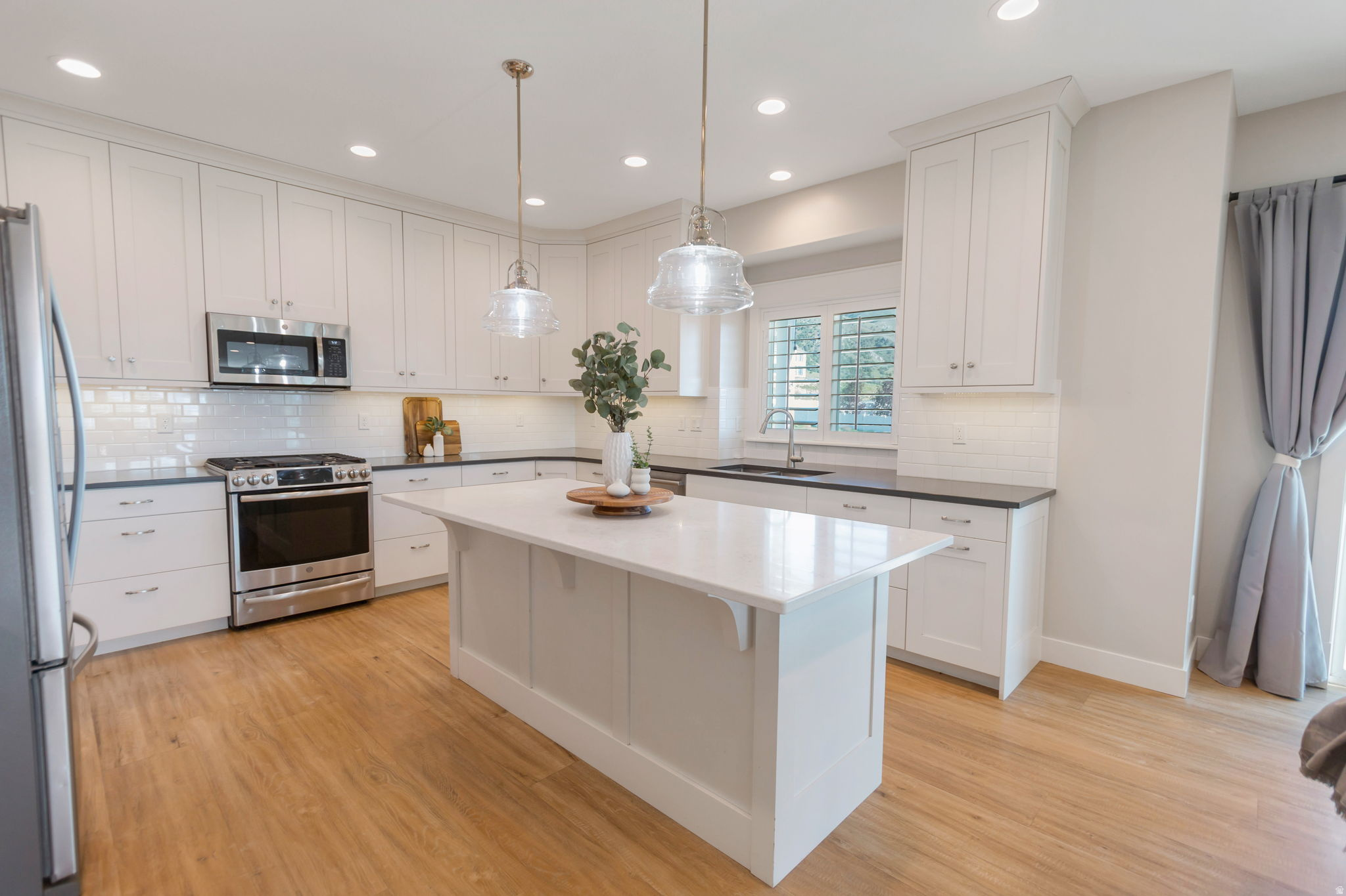 MOND-AIRE HEIGHTS SU - Residential