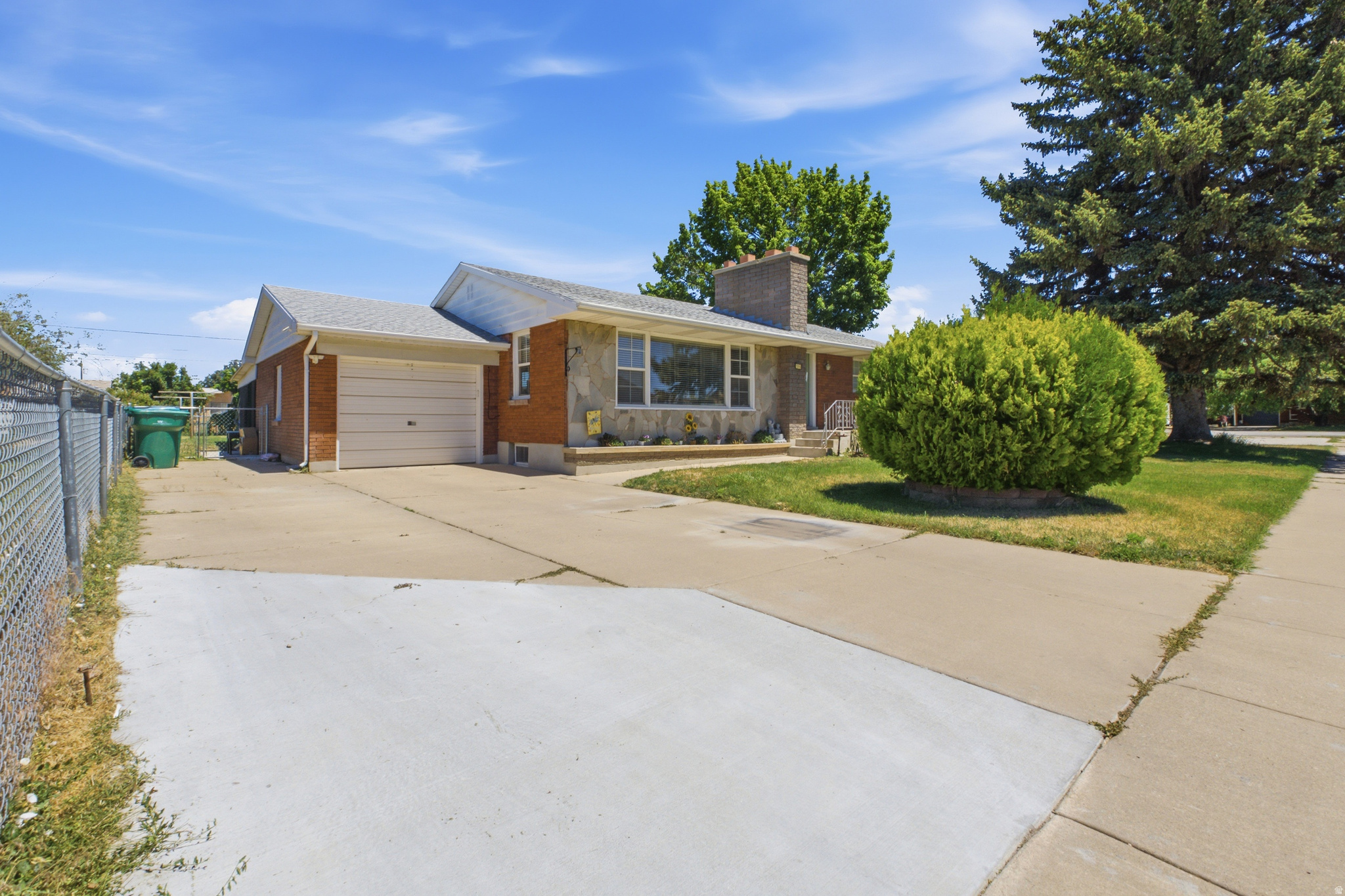 DONITA - Residential