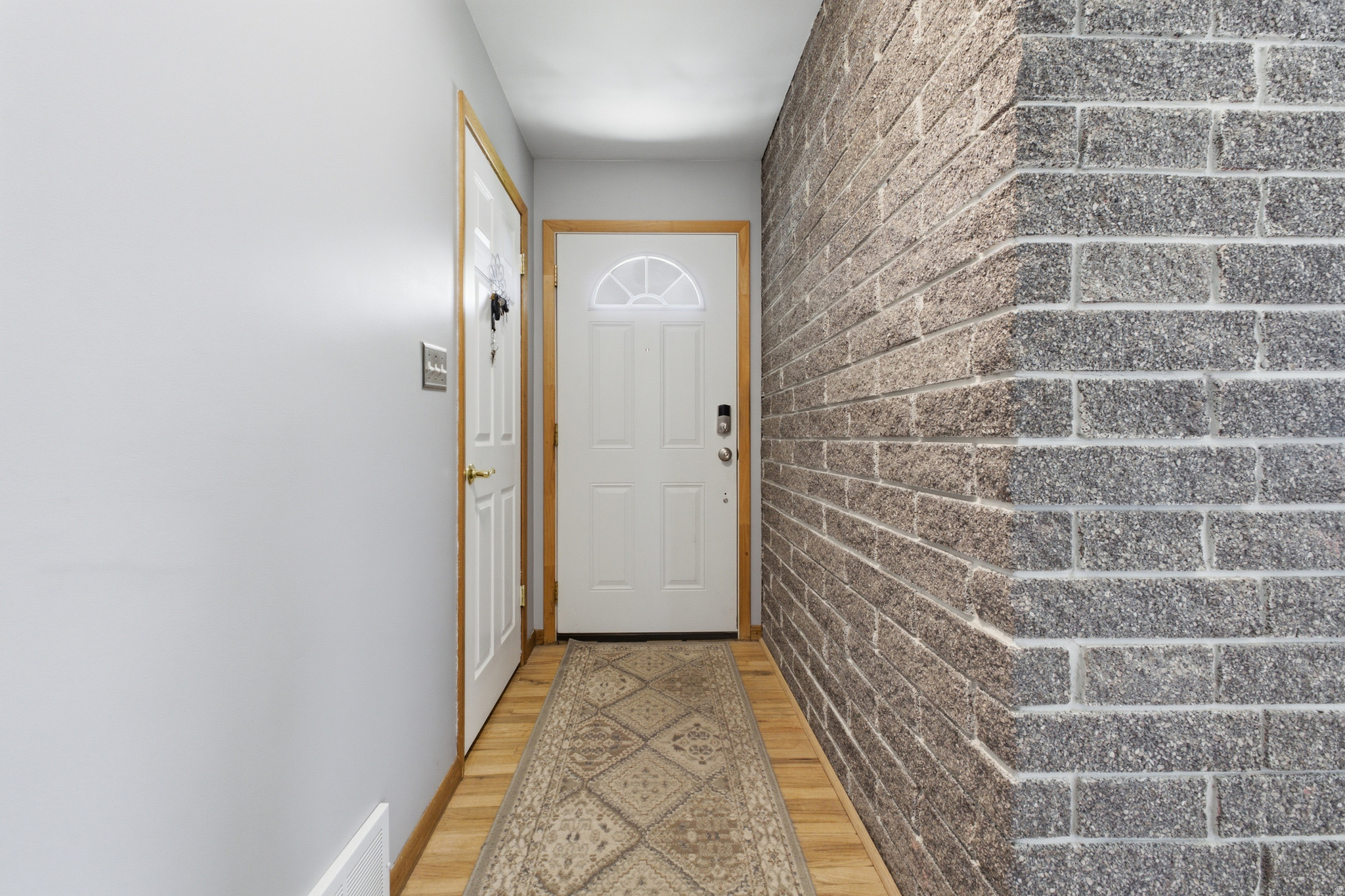 DONITA - Residential