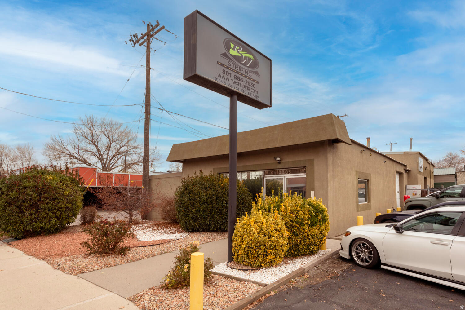 3,536 Sq. Ft. Office/Warehouse .43 Acres Fully Fenced Yard Zoning: CG Two (2) 12'x12' Ground Level Doors Year Built: 1973 Renovated: 2014 Construction: Masonry 16' Clearance Power: 3 Phase Easy Access to I-80, I-215, & I-15