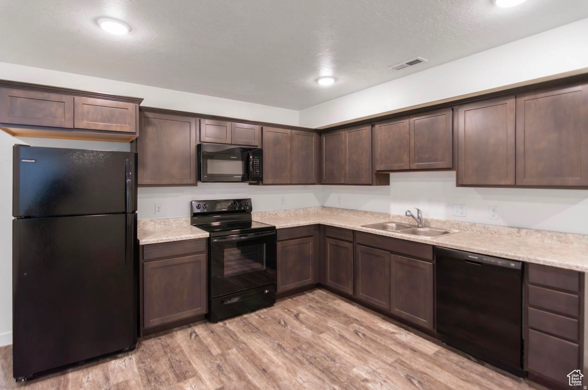 COLONY FARMS - Residential
