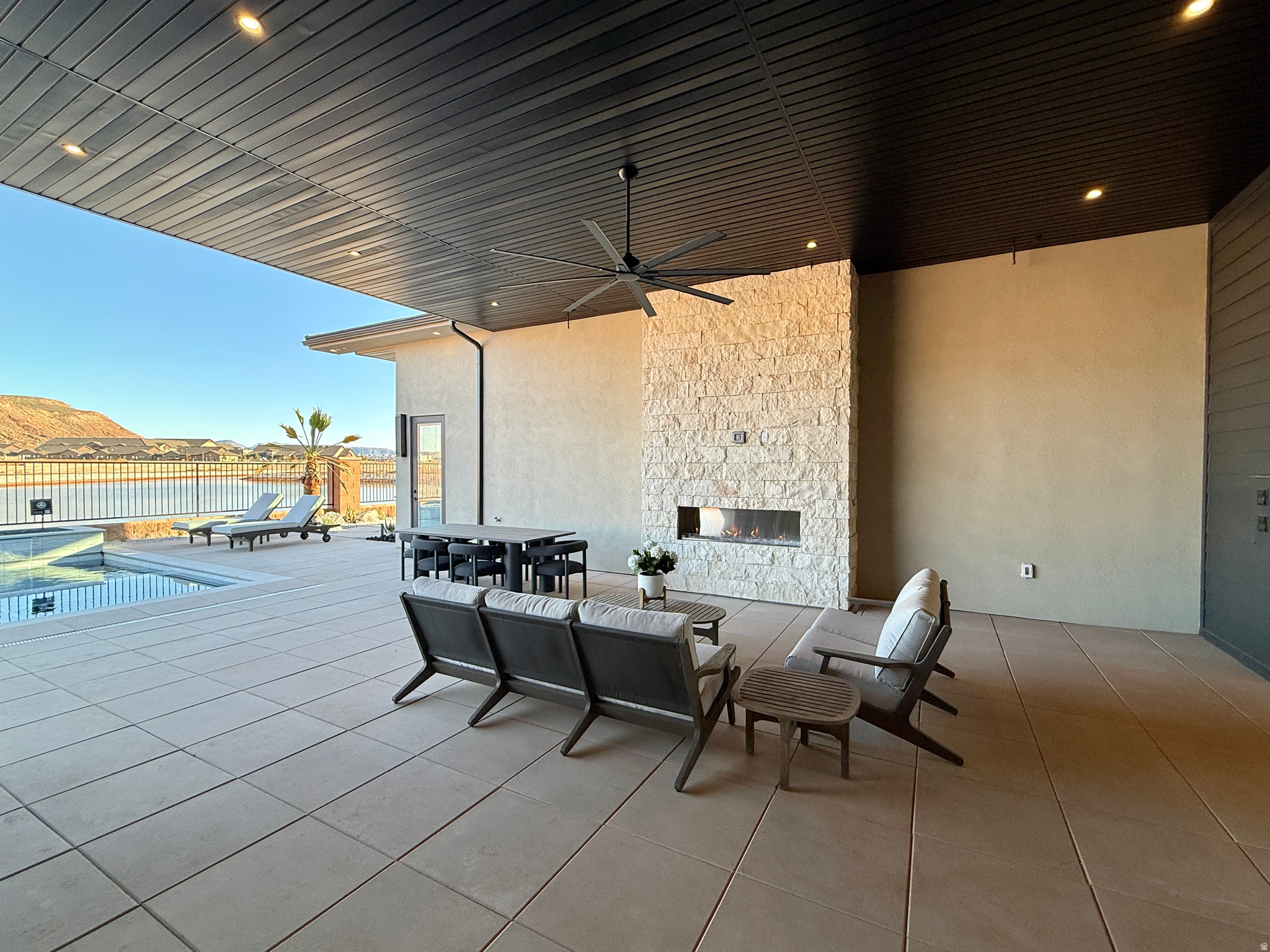 LAKESIDE AT STUCKI FARMS - Residential