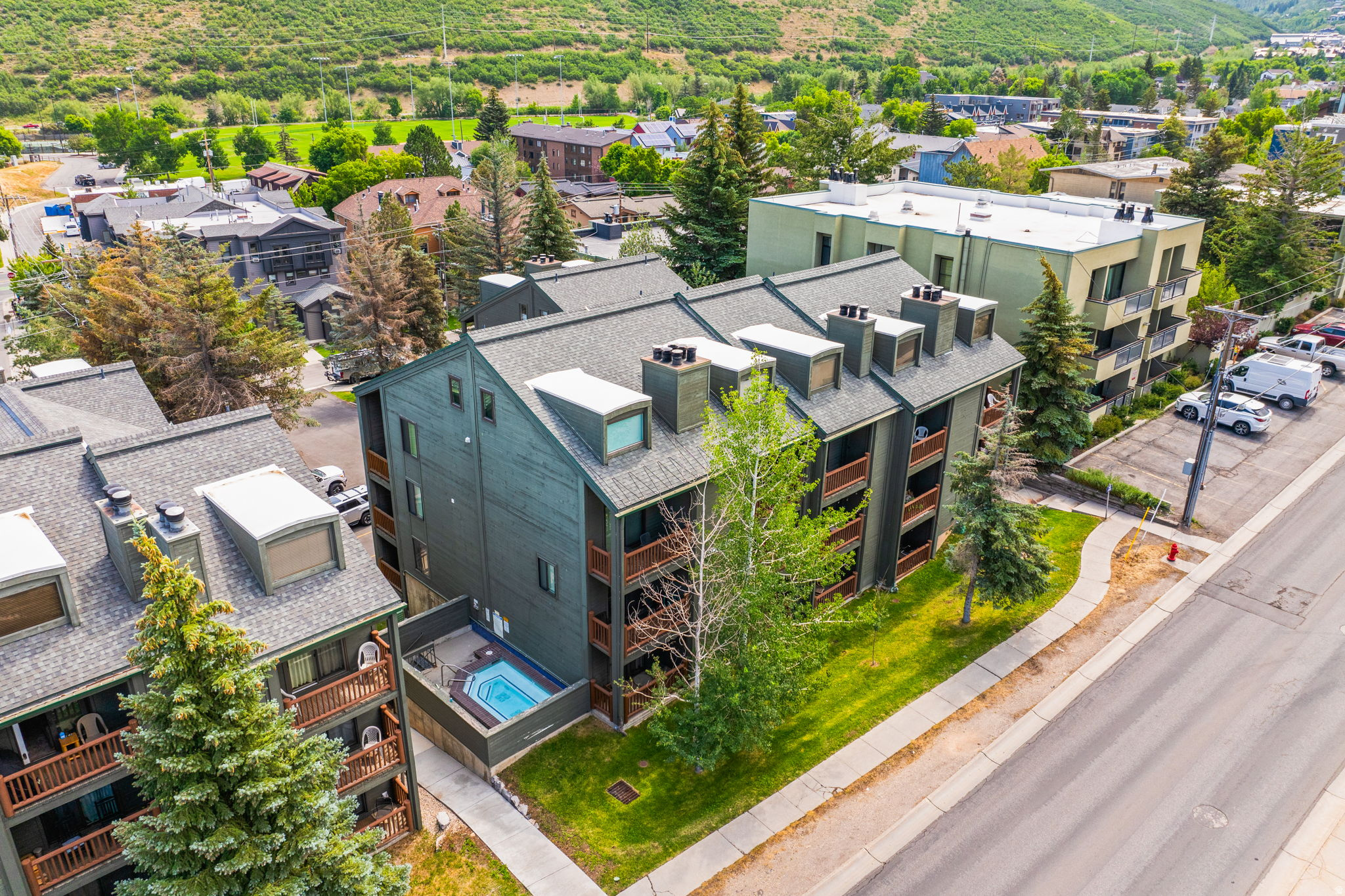 POWDER POINTE - Residential