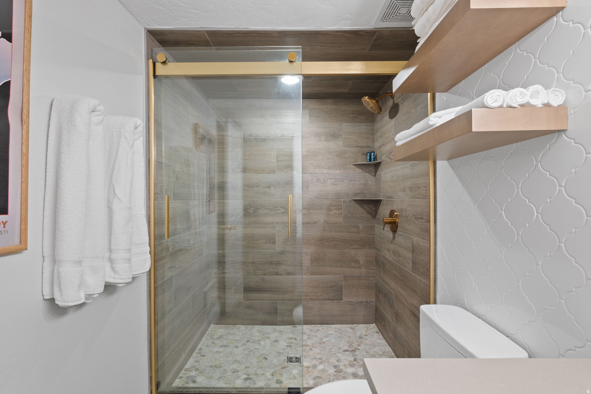 POWDER POINTE - Residential