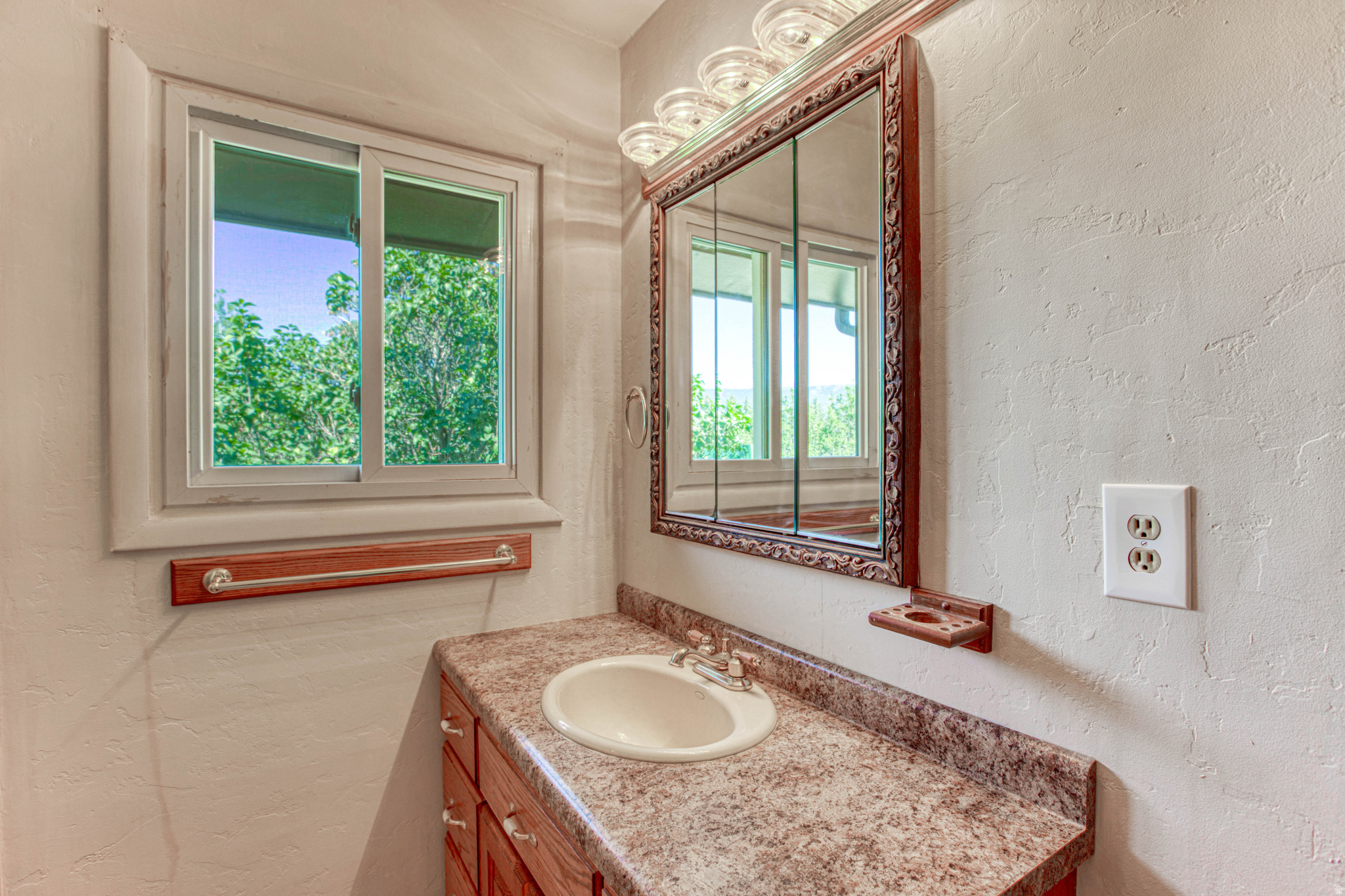 HIGHLAND ESTATES - Residential