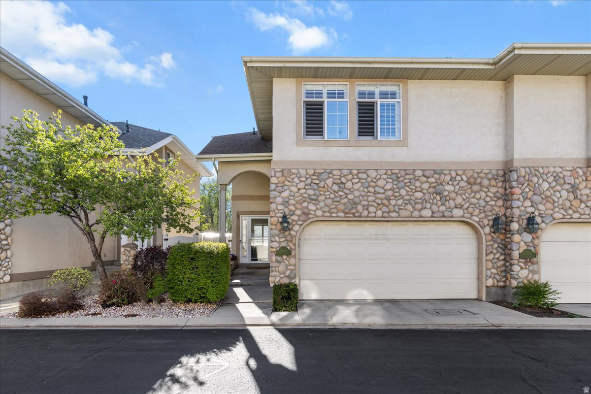 WHITE PINES - Residential