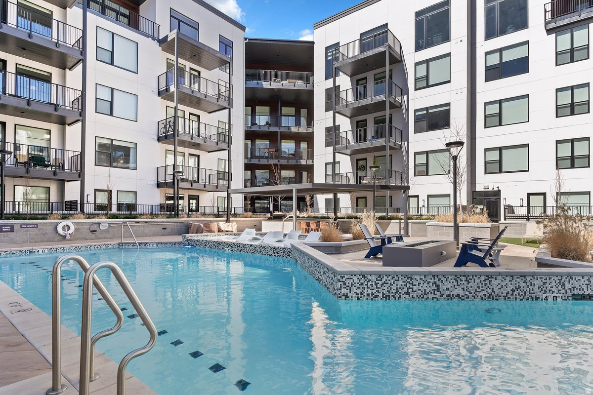HOLLADAY HILLS - Residential