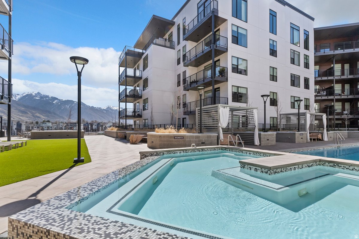 HOLLADAY HILLS - Residential