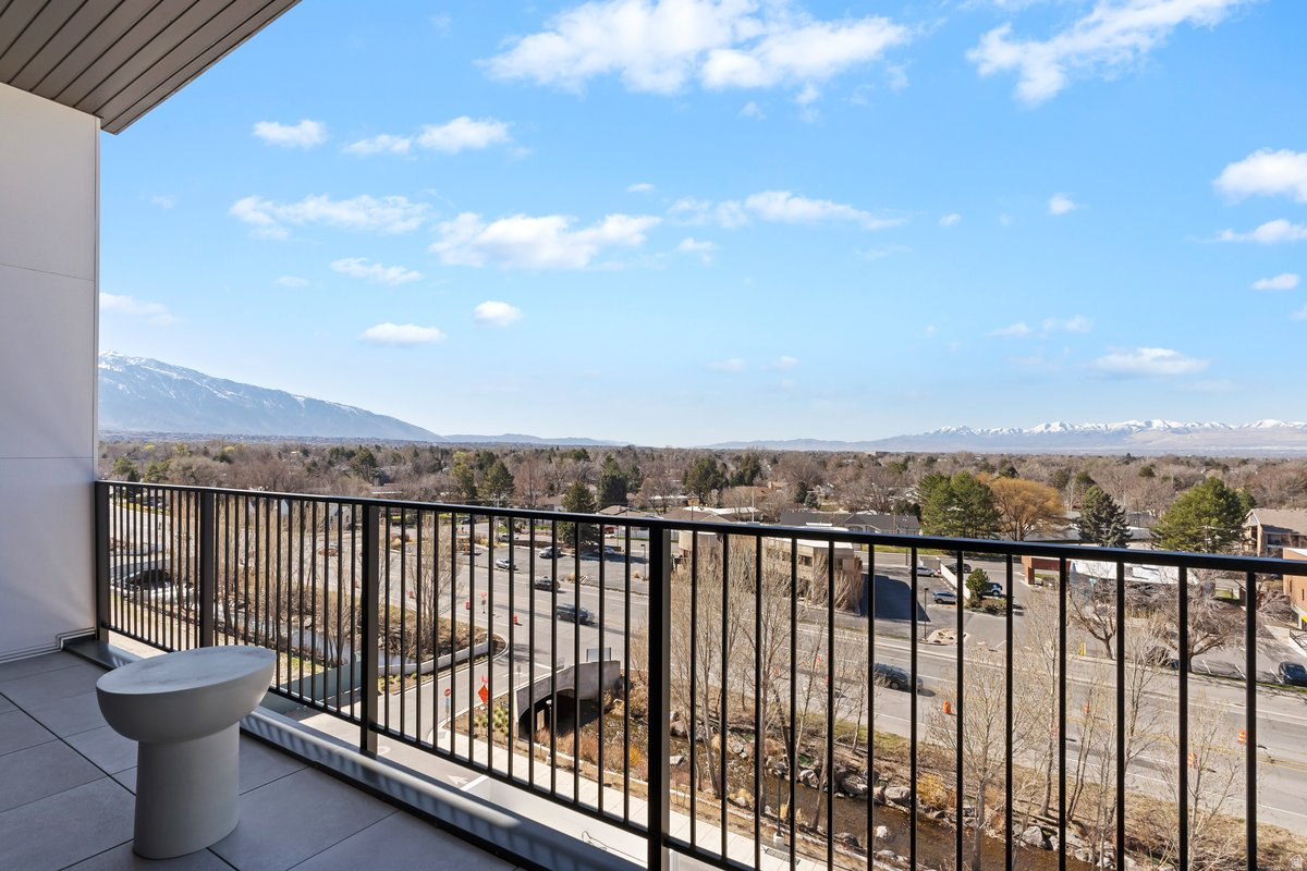 HOLLADAY HILLS - Residential
