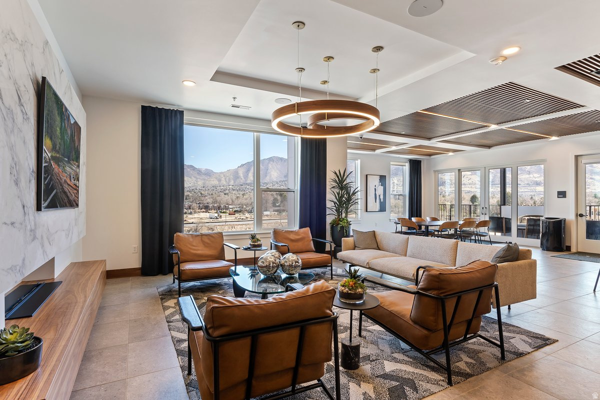 HOLLADAY HILLS - Residential