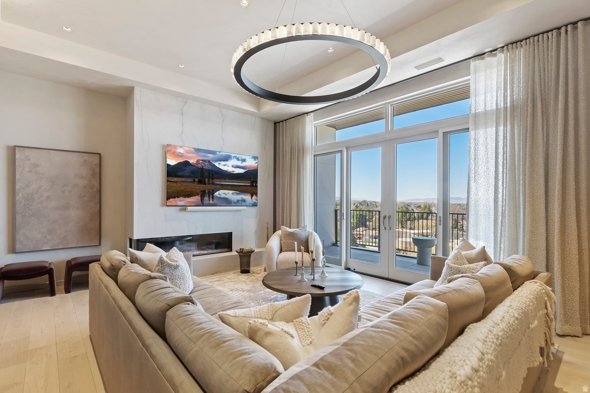 HOLLADAY HILLS - Residential