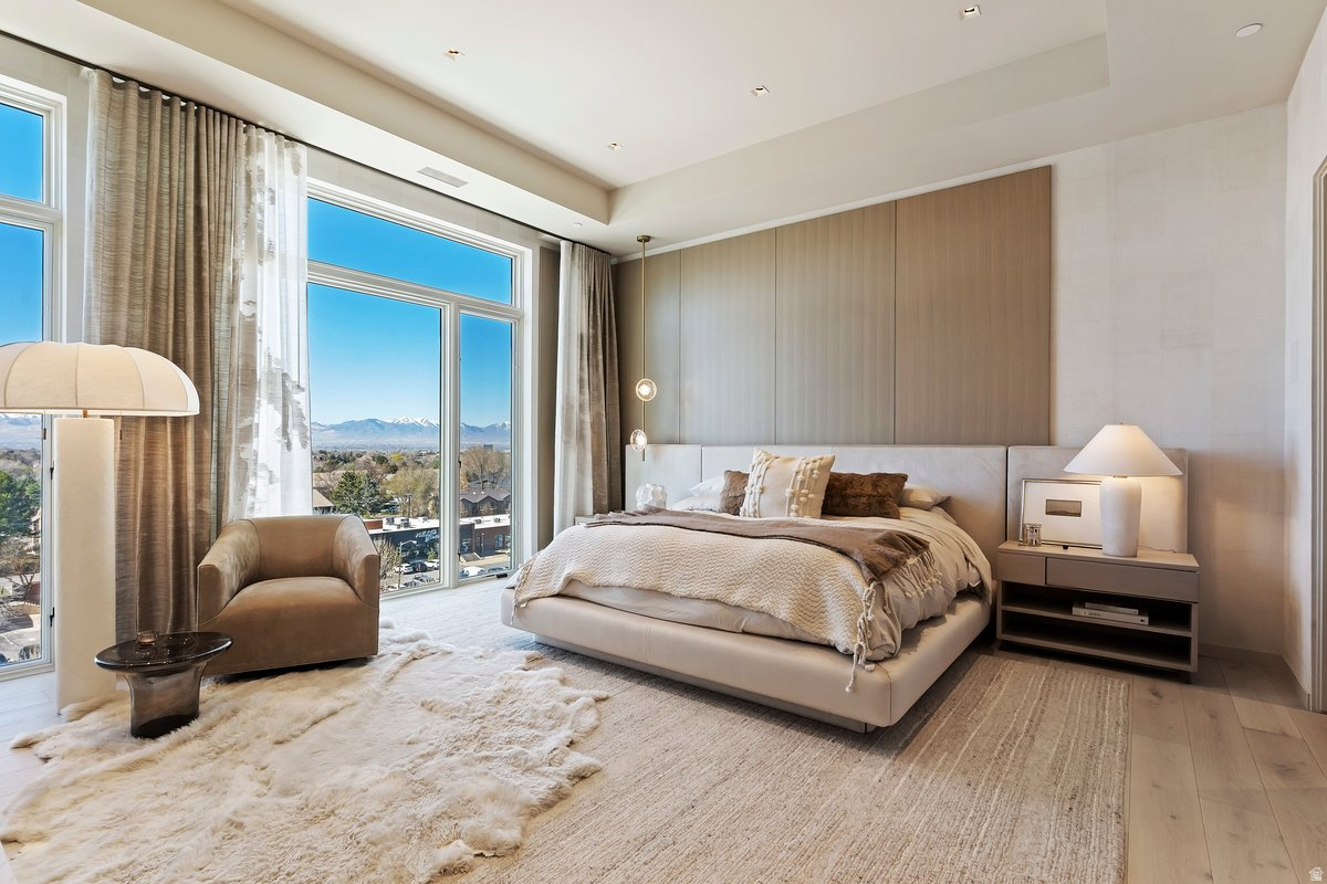 HOLLADAY HILLS - Residential