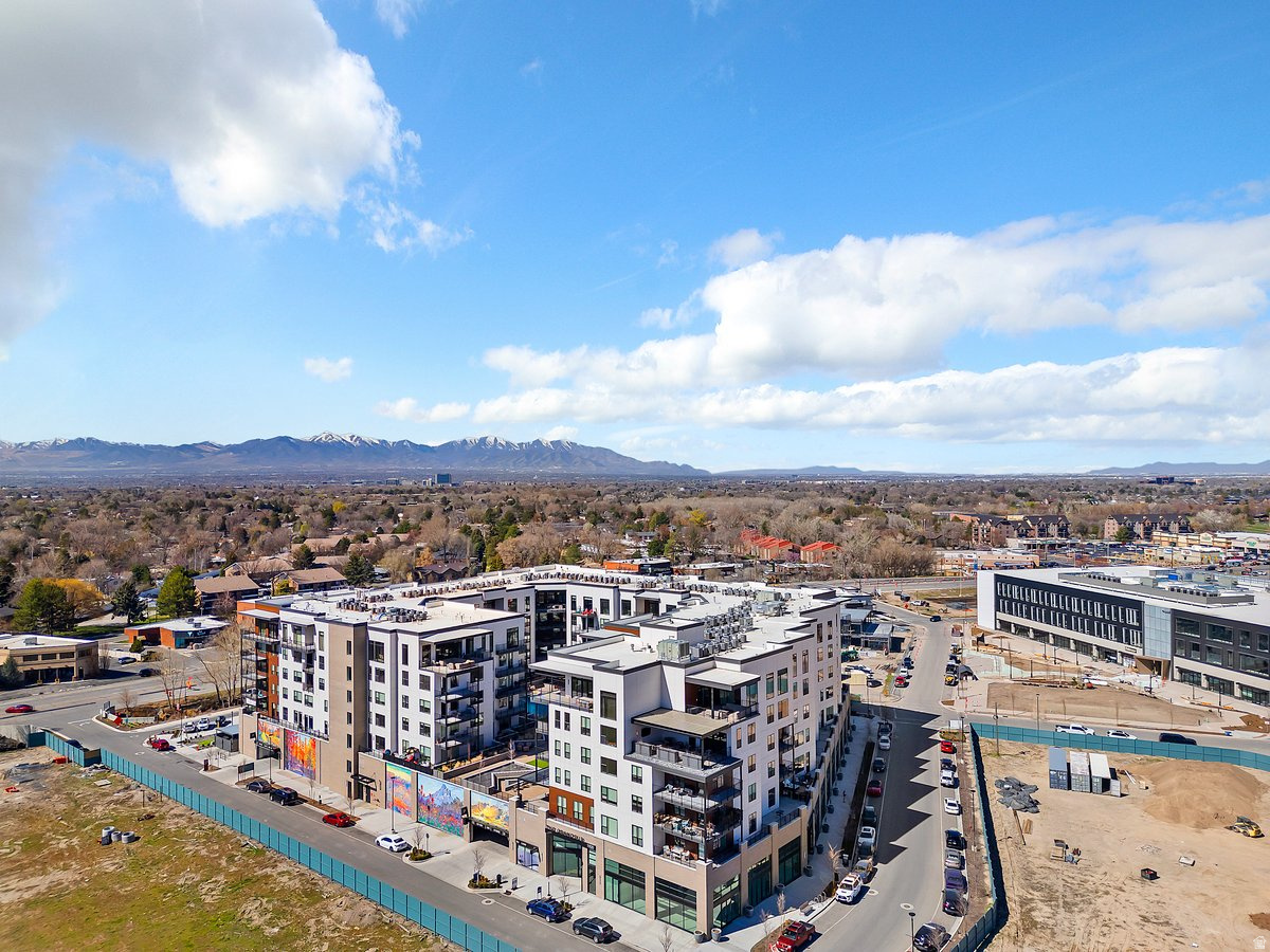 HOLLADAY HILLS - Residential