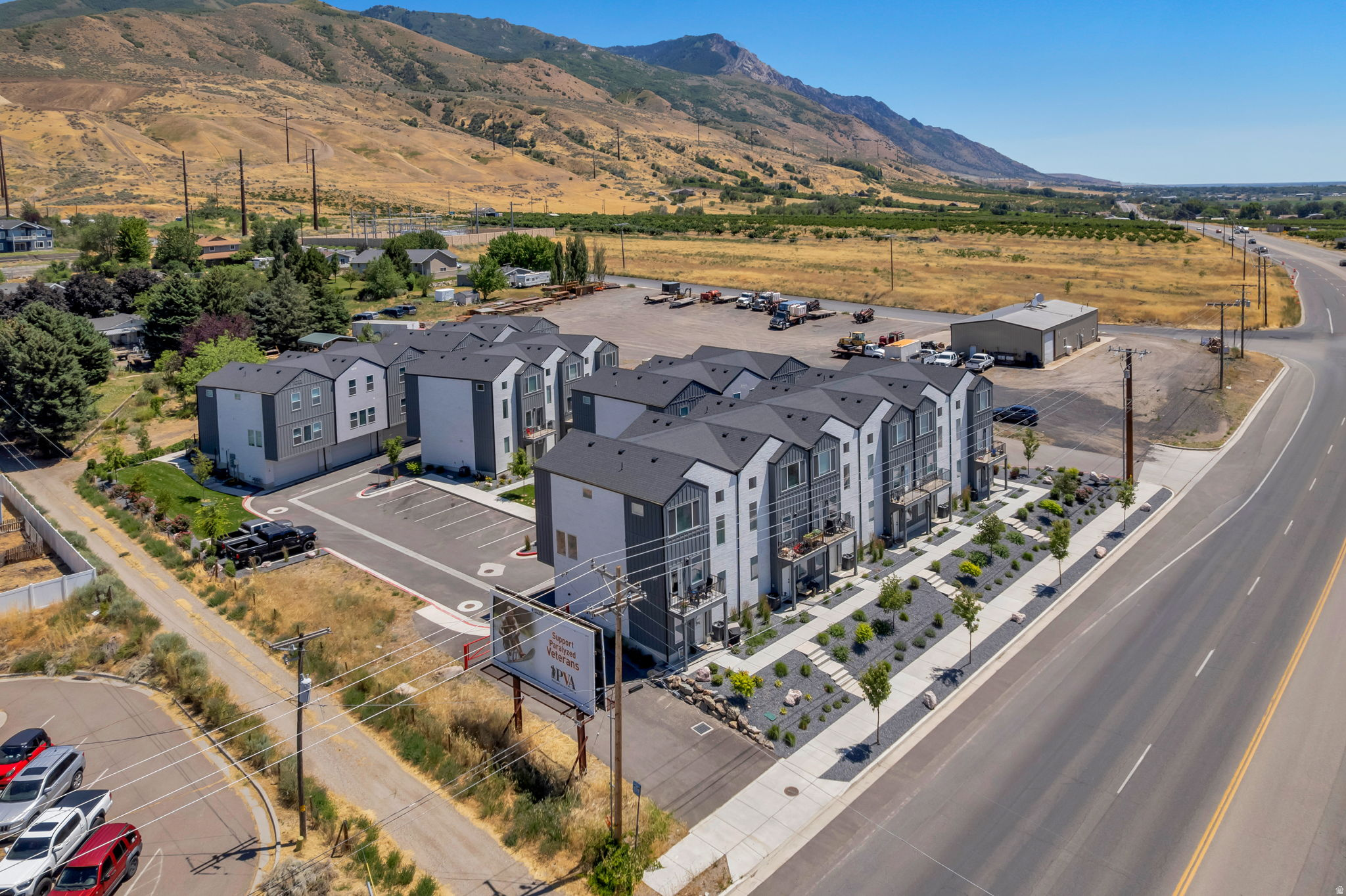LAKE POINT - Residential